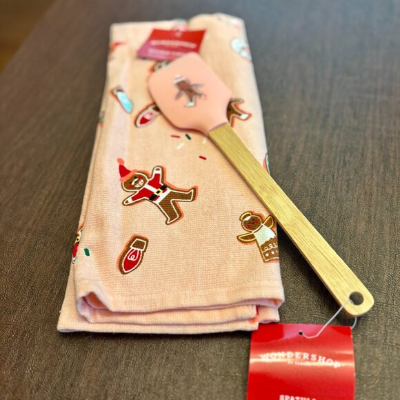 NWT Pink Gingerbread Christmas Holiday Kitchen Towel and Spatula - Picture 4 of 8